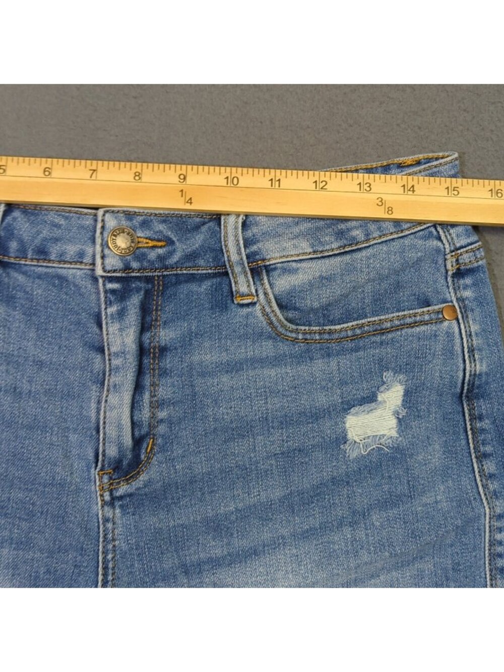 Judy Blue Jean Shorts Women's L Blue Distressed High Rise Denim - Picture 3 of 9